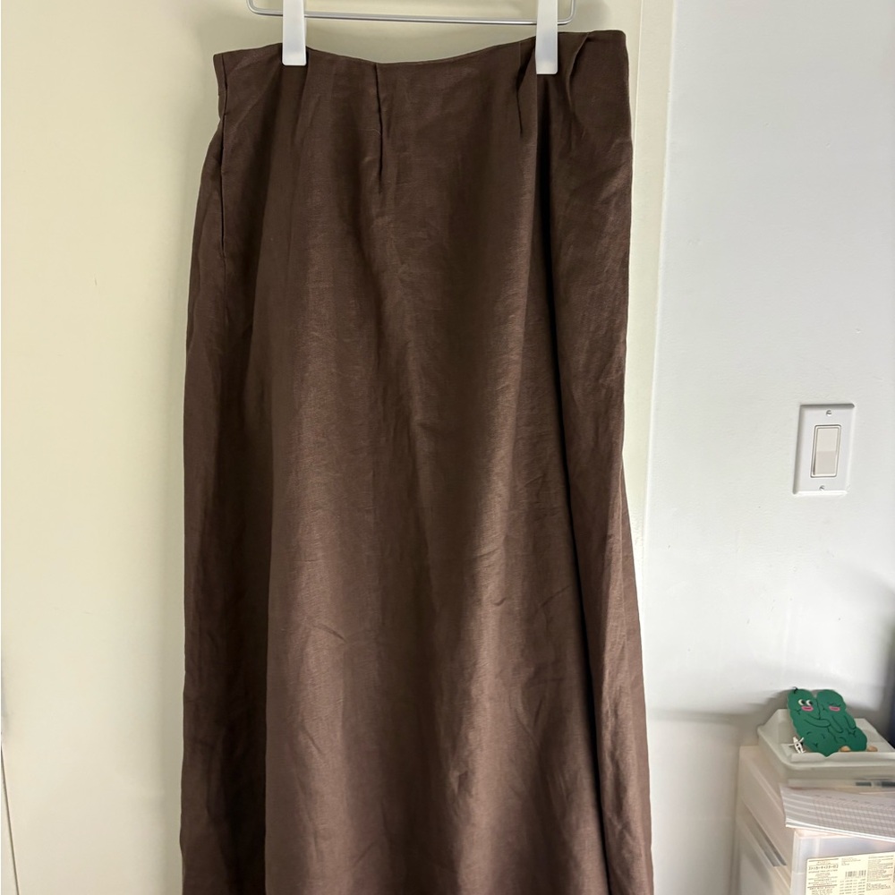Elegant Brown Maxi Skirt - Picture 4 of 5